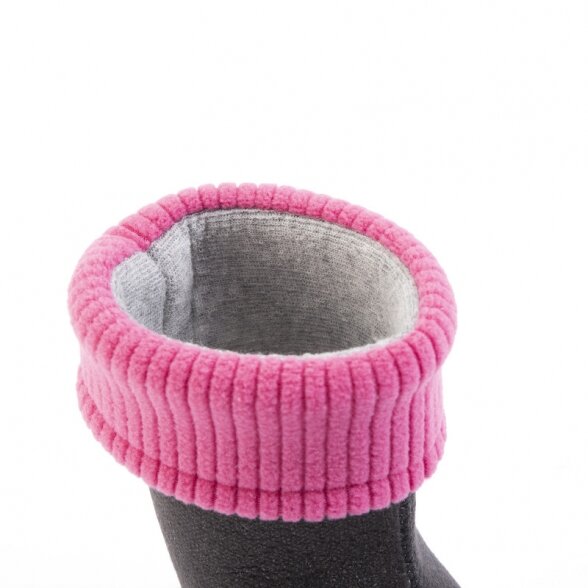Šiltos rožinės kojinės vaikiškiems botams 1